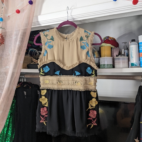 Cynthia Rowley Embroidered Silk Peplum Top Sz S/M - Picture 3 of 9